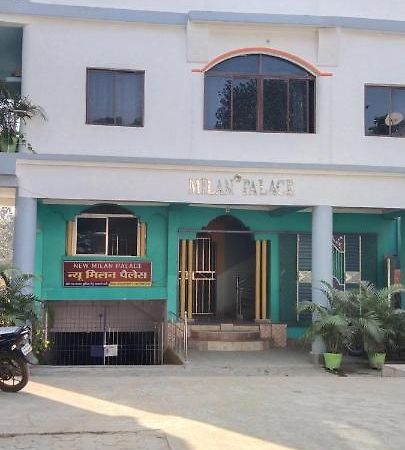 New Milan Palace, Deoghar Buitenkant foto